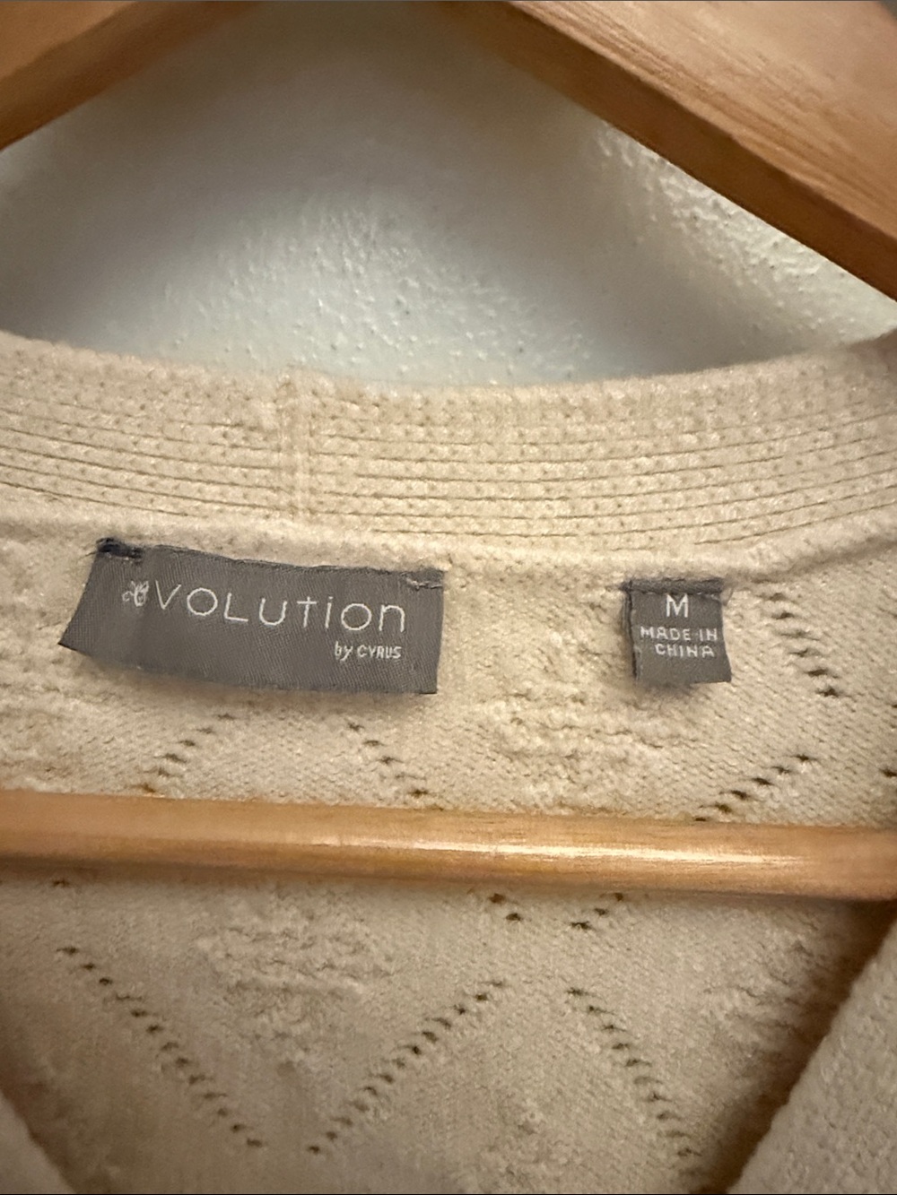Cyrus Cream Diamond-Pattern Button-Front Cardigan - Picture 2 of 3